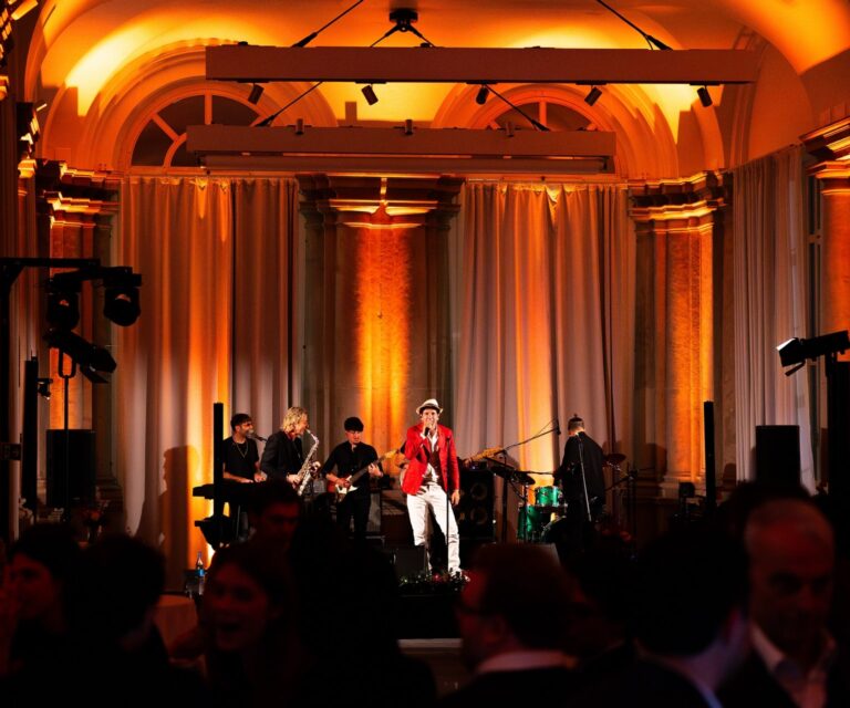 CHRISTMAS PARTY Rothschild